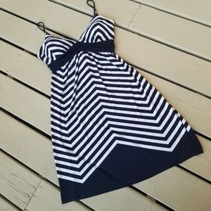 12 Navy/white Chevron print strappy dress